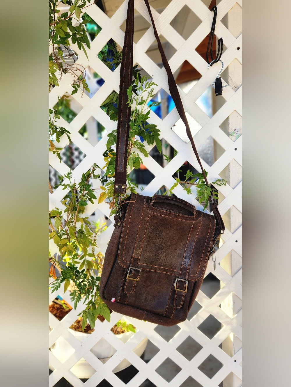 Men's Brown Leather Messenger Bag - Classic Vintage Satchel - Picture 2 of 8